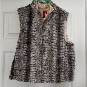 Winter faux fur zip up vest Textured Gray/brown